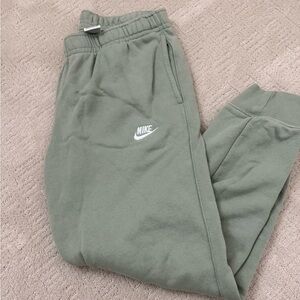 Men’s Nike Taper Leg Sweatpants